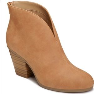 Size 9 Aerosoles Booties